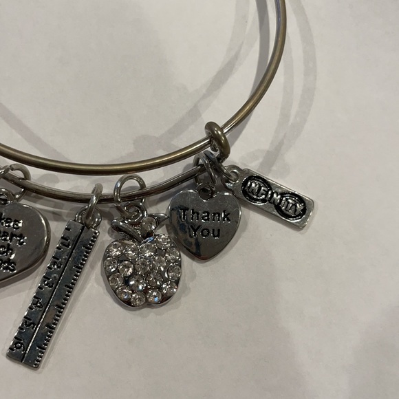 Beautiful silver bracelet for teacher appreciation - Picture 4 of 5